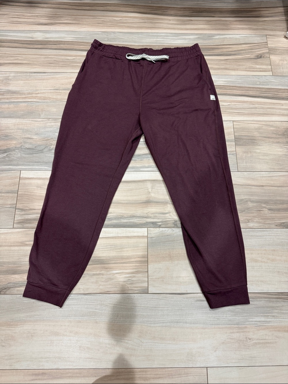Women’s Vuori Performance Joggers - Size Large - Elderberry